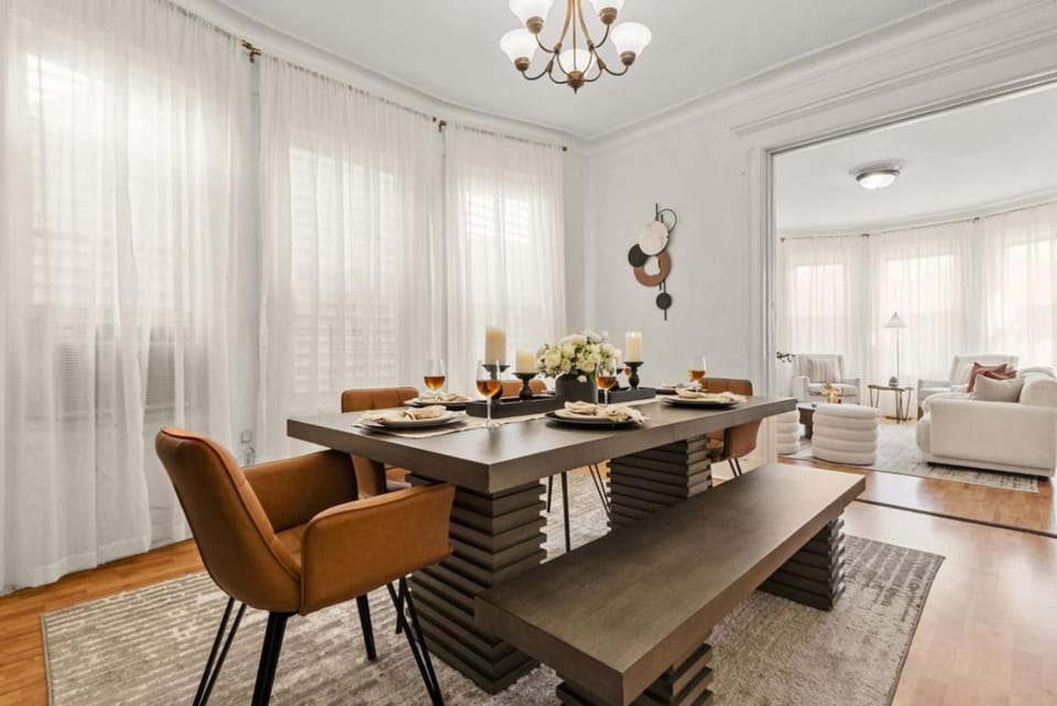 Seating area, Dining area