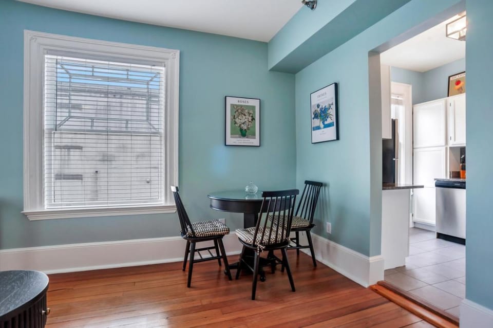Victorian Style 1 Bedroom with Modern Touches, steps from Forsyth Park Apartment in Savannah