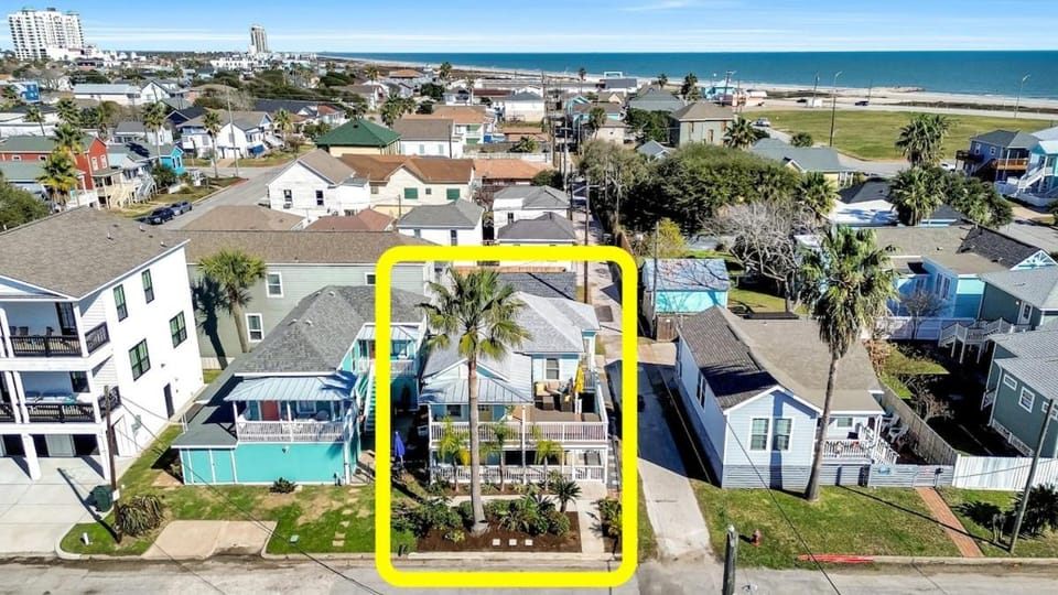Neighbourhood, Natural landscape, Bird's eye view, Beach, Sea view