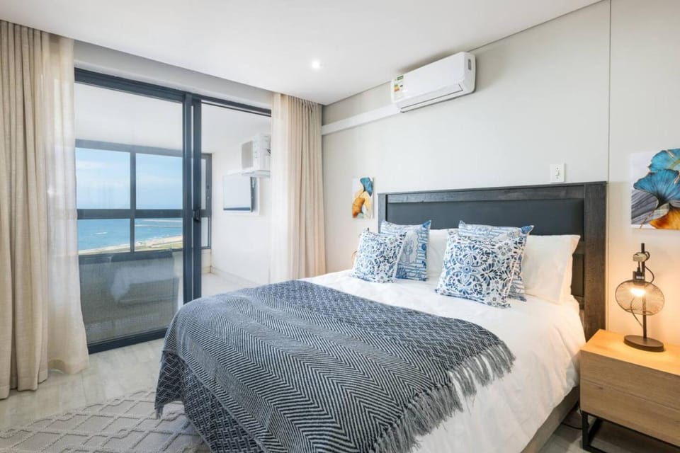 Bed, Photo of the whole room, air conditioner