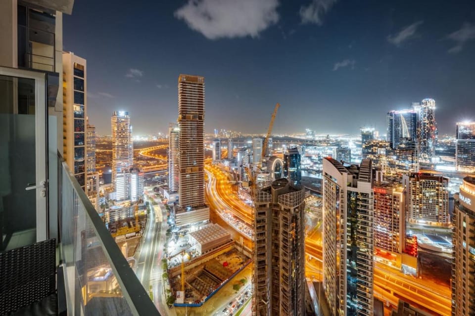 Luxury 2 bed, 5 mins walk to Dubai Mall and Burj Khalifa Apartment in Dubai