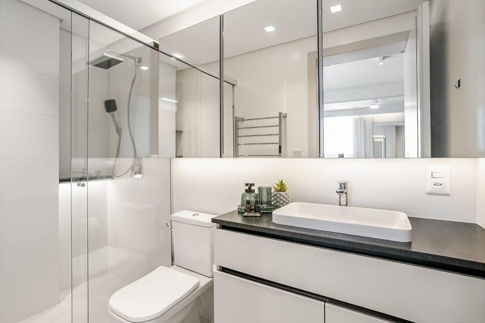 Shower, Toilet, Bathroom, towels