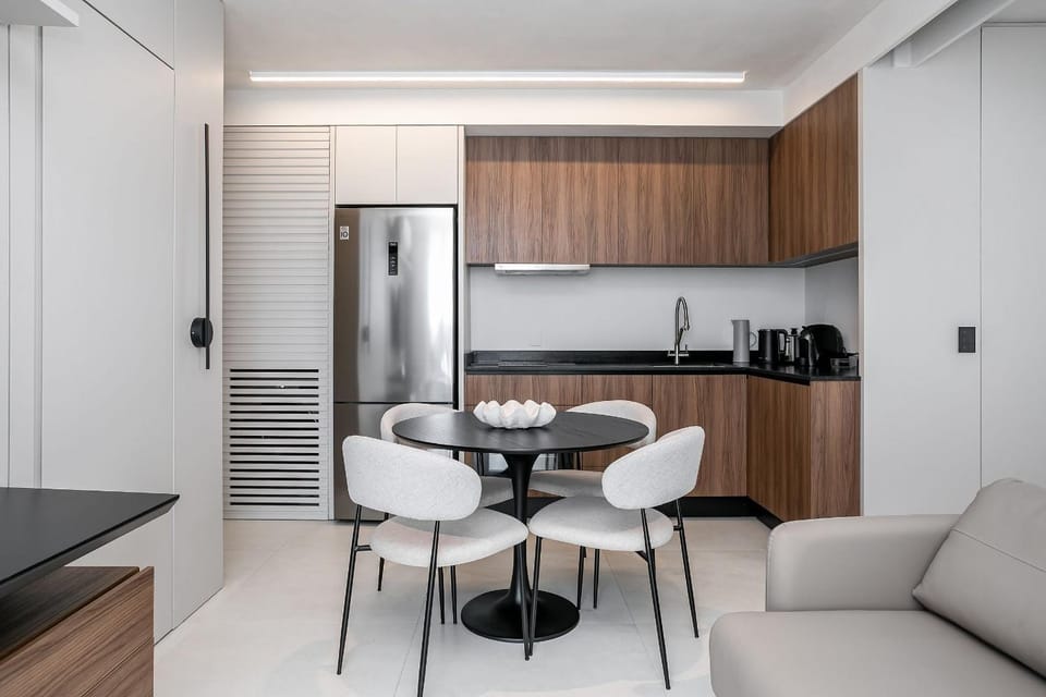 Coffee/tea facilities, Kitchen or kitchenette, Dining area