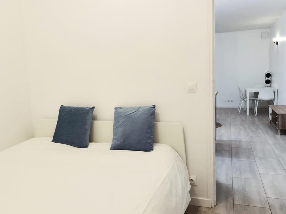 Practical 38m2 Home for Families or Friends Apartment in Île-de-France