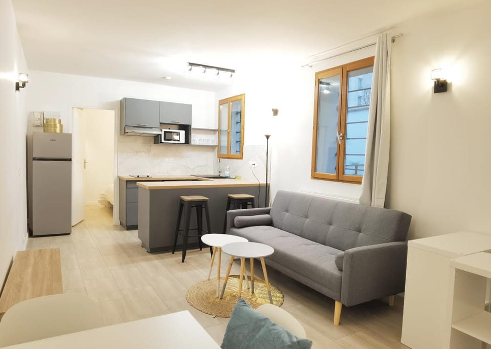 Practical 38m2 Home for Families or Friends Apartment in Île-de-France