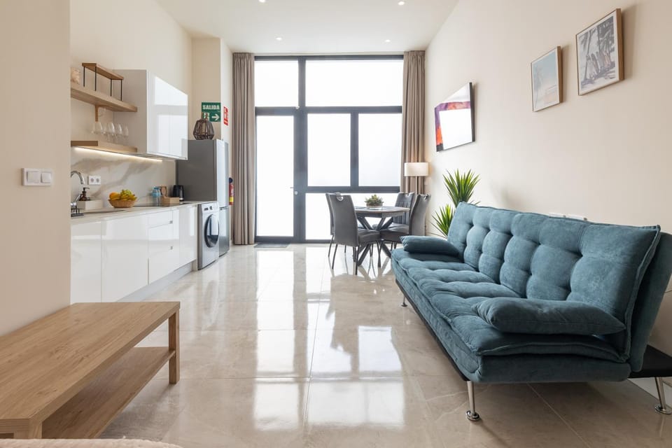 Living room, Seating area, Dining area, stove