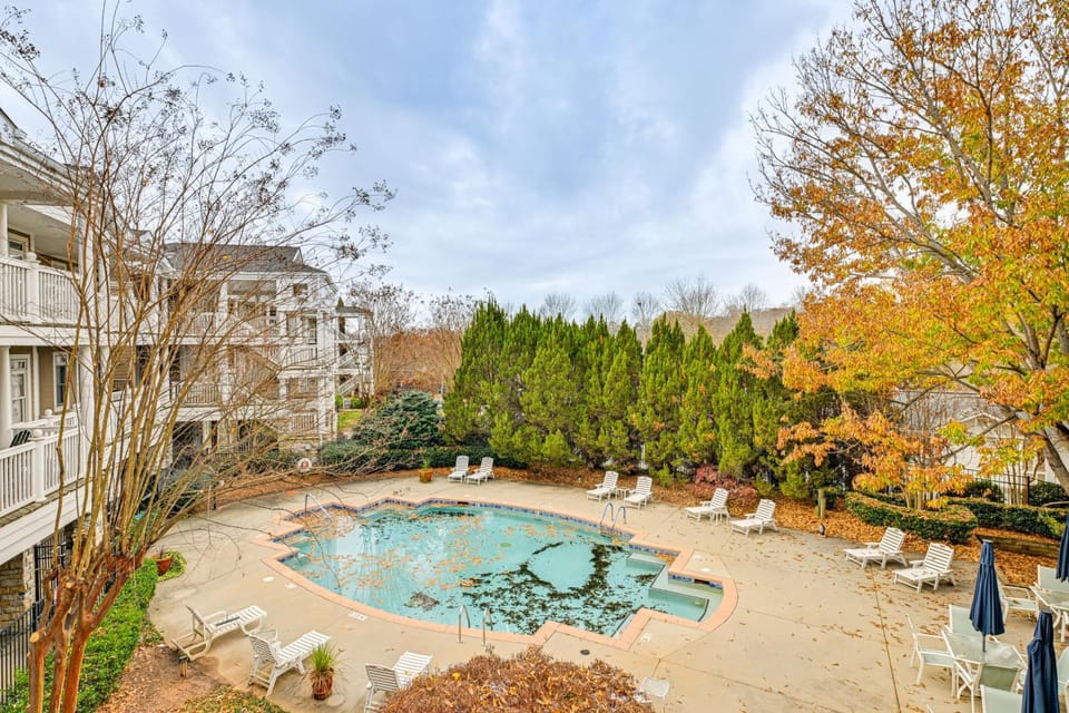 Condo with Deck Waterfront Lake Norman Retreat! Apartment in Mooresville