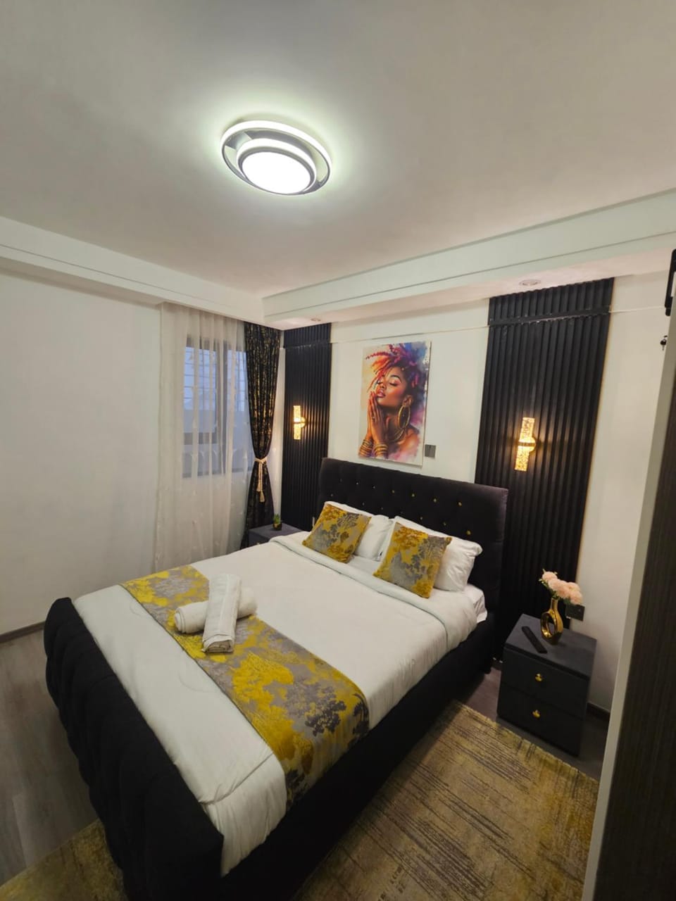 Photo of the whole room, Bedroom