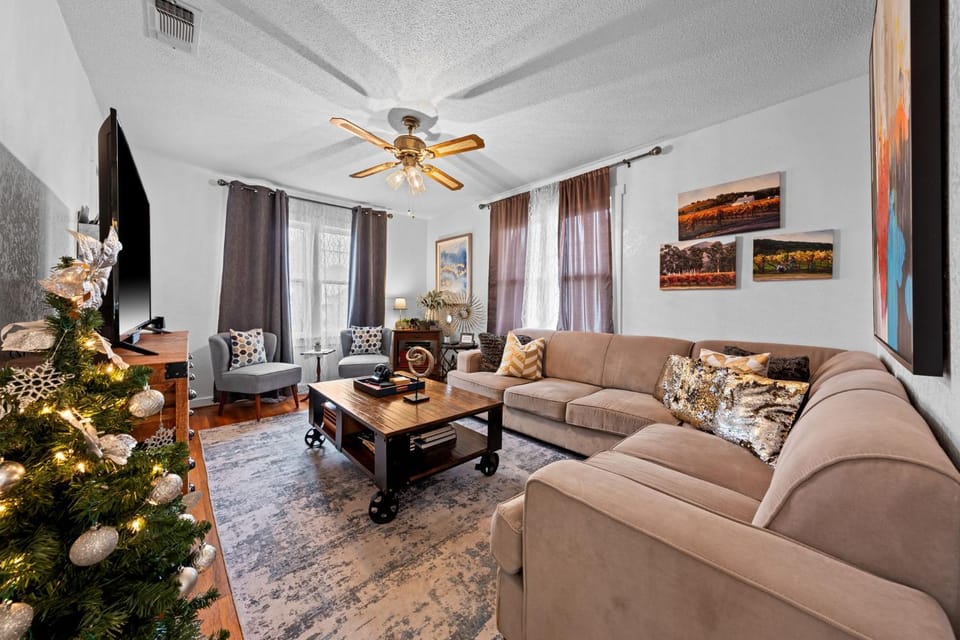 Primrose Cottage - Fire Pit & Close to Downtown House in Fredericksburg