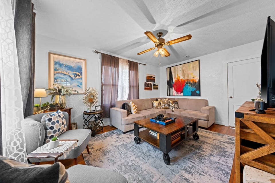 Primrose Cottage - Fire Pit & Close to Downtown House in Fredericksburg