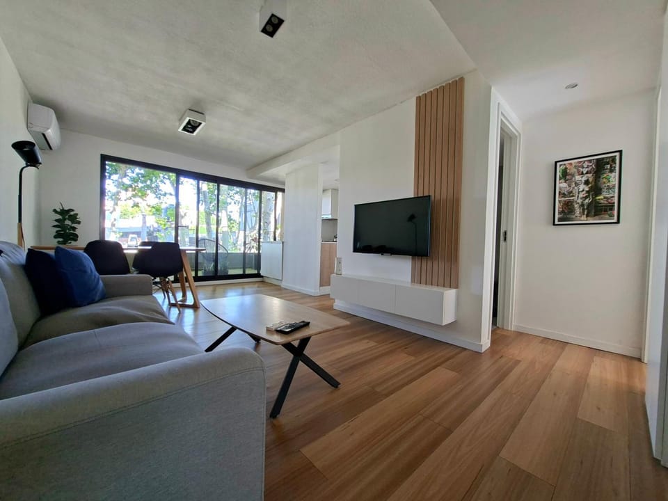 TV and multimedia, Living room, Dining area
