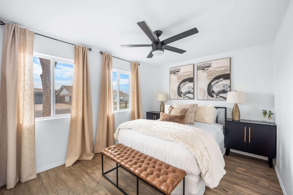 Bed, Photo of the whole room, Bedroom