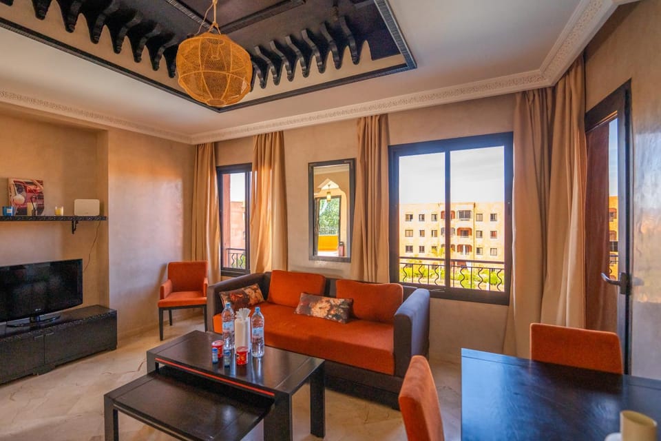 Communal lounge/ TV room, Living room, Dining area