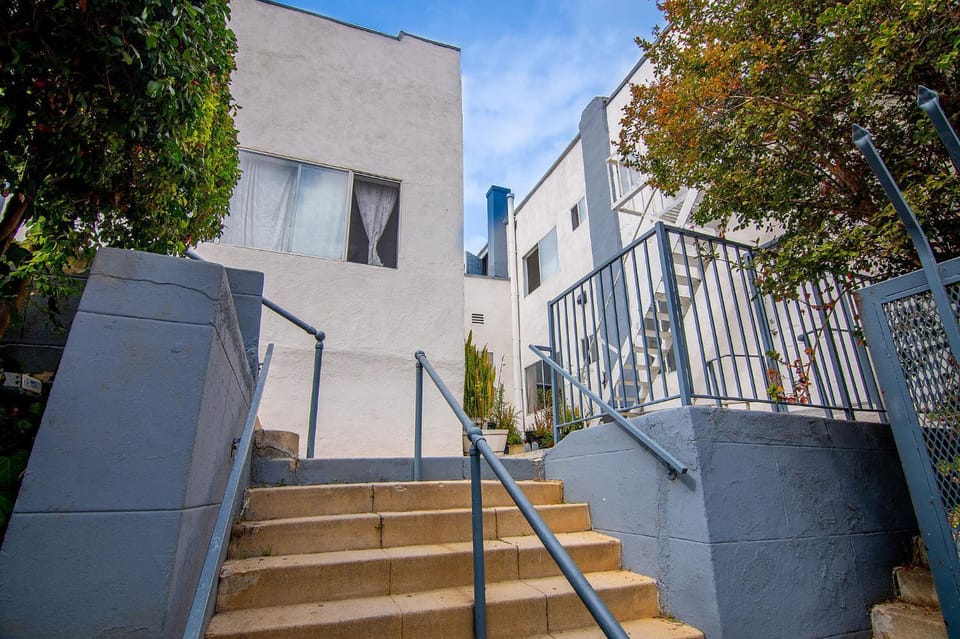 Private Guesthouse Studio Near Echo Park Apartment in Echo Park