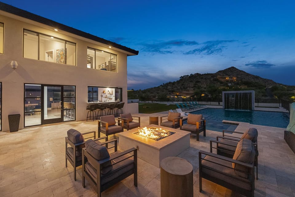 View (from property/room), Seating area, Mountain view, Swimming pool, fireplace