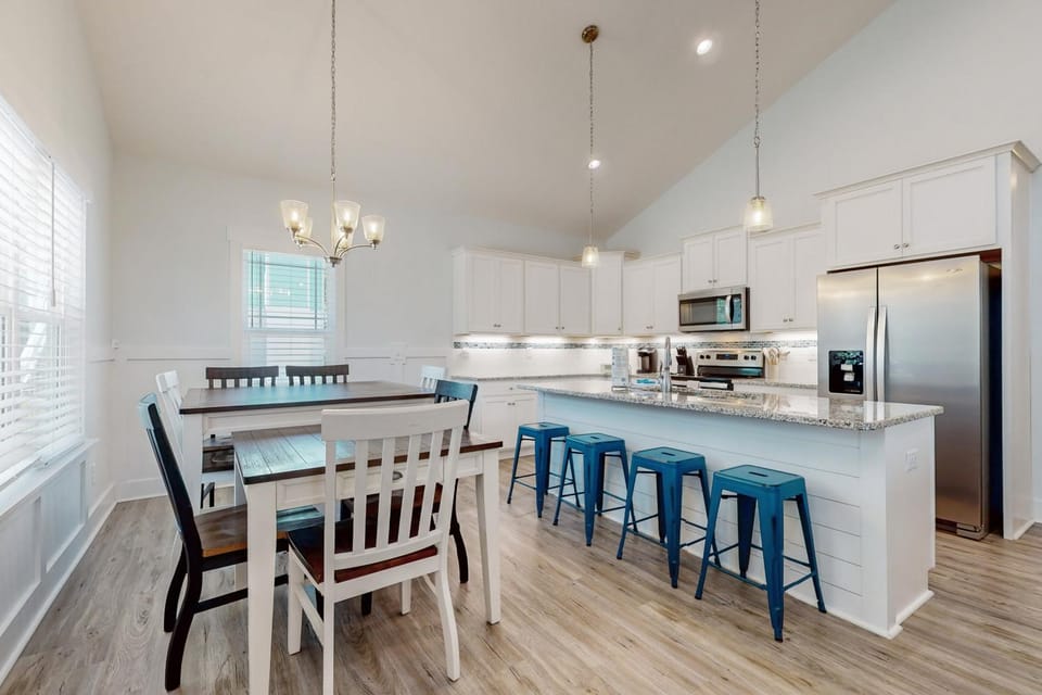 OAI95 Knee Deep House in Oak Island