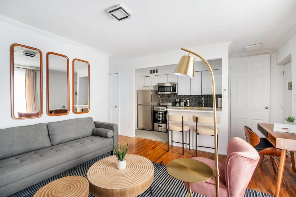 26-1C Gramercy Large 1BR WD Apartment in Lower Manhattan