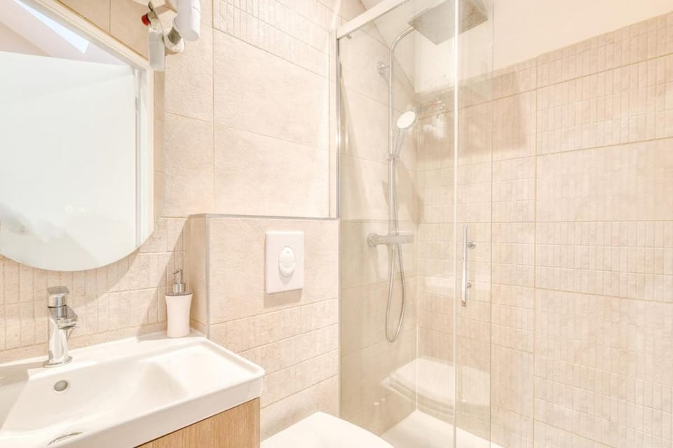 Shower, Bathroom