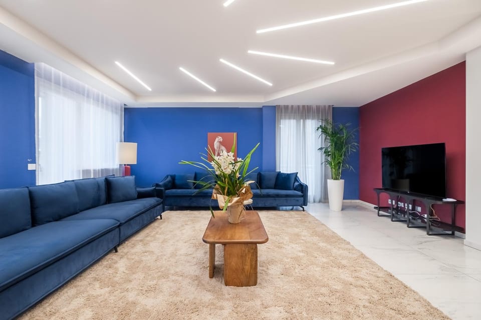 Communal lounge/ TV room, TV and multimedia, Living room, Seating area, Evening entertainment