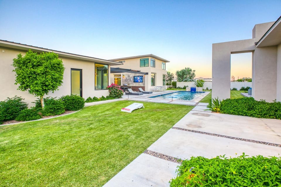 Property building, Natural landscape, Garden view, Pool view, sunbed