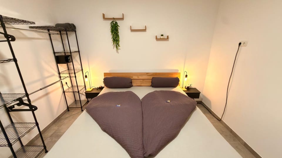 Bed, Photo of the whole room, Bedroom, wardrobe