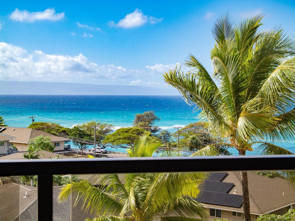 Top floor corner unit across from the ocean at Kahana Villas West Maui Villa in Napili-Honokowai