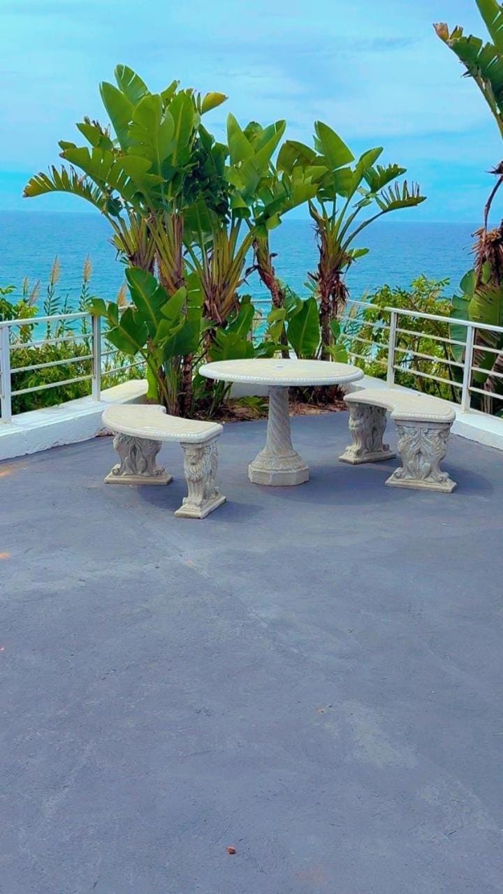 Tinley manor beach house Villa in Dolphin Coast