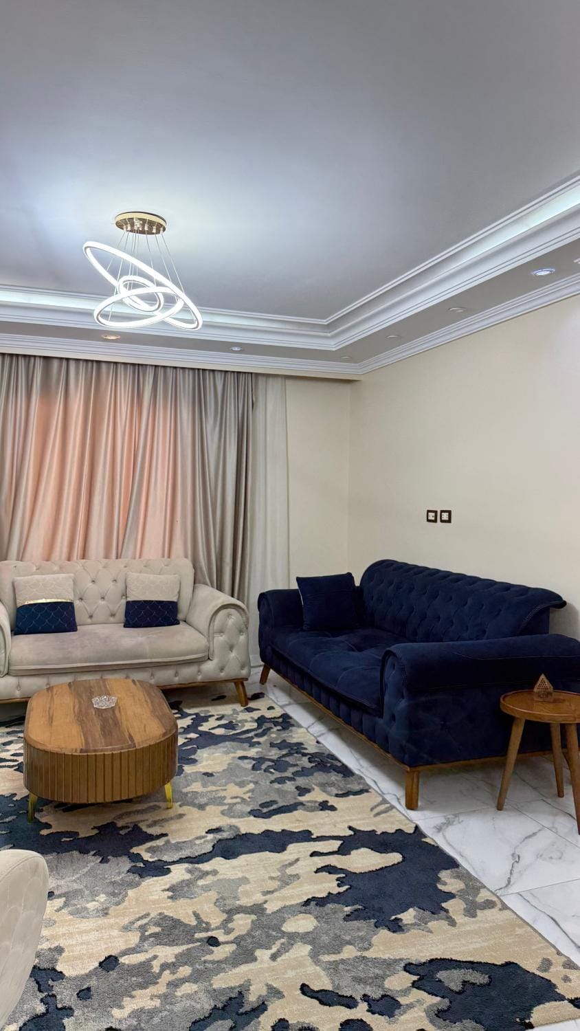 ميدان لبنان مطعم فرحات عماره بابا جونز Apartment in Egypt