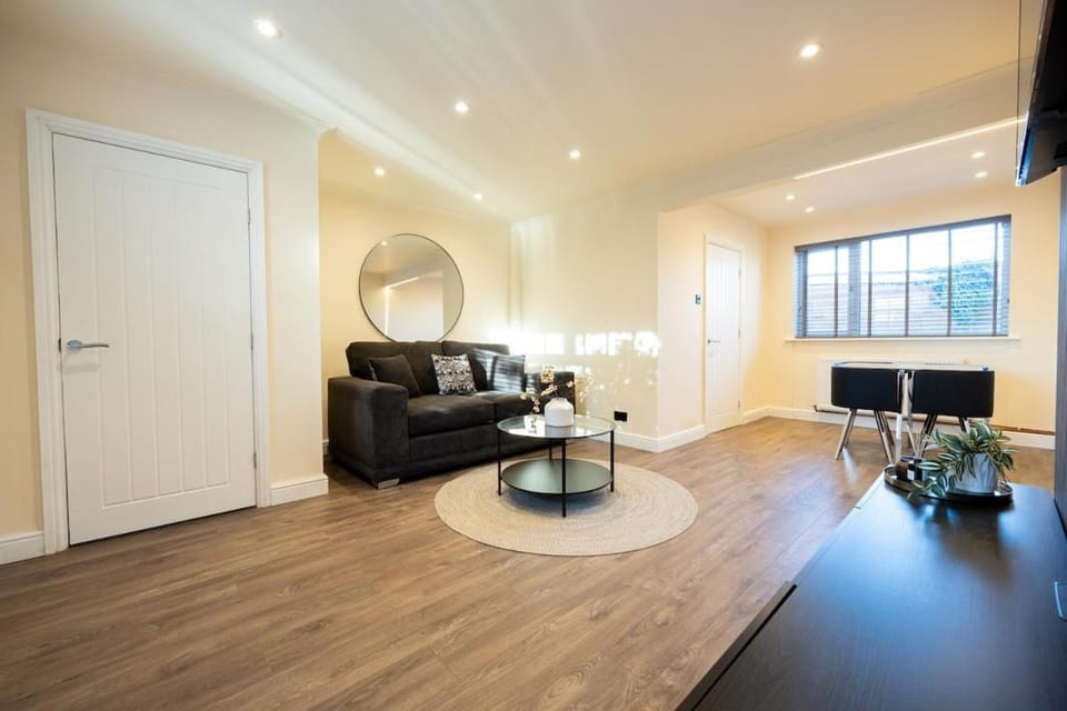 Calgary Residence House in Blackburn