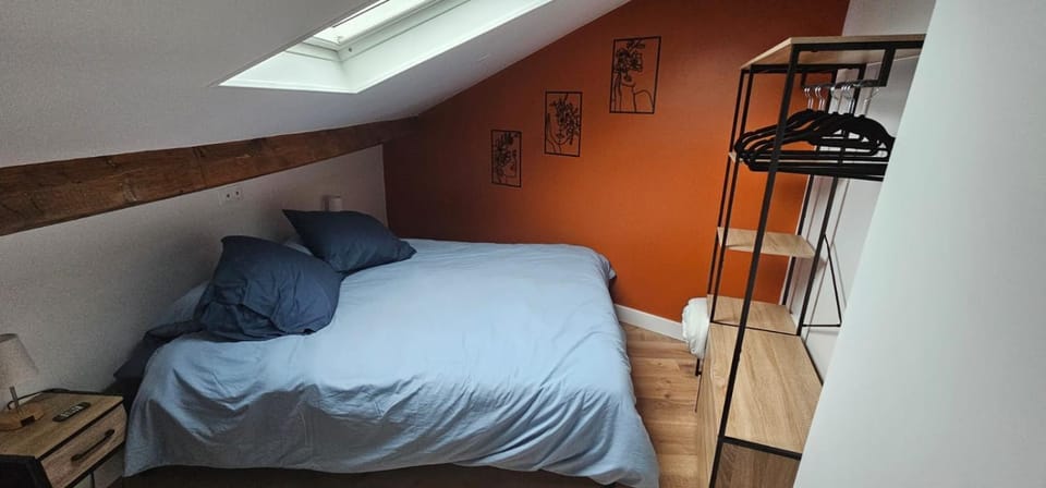 Bed, Photo of the whole room, Bedroom
