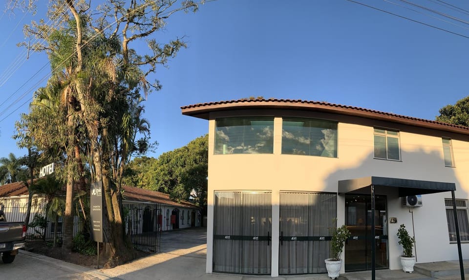 Property building, Facade/entrance, Lobby or reception
