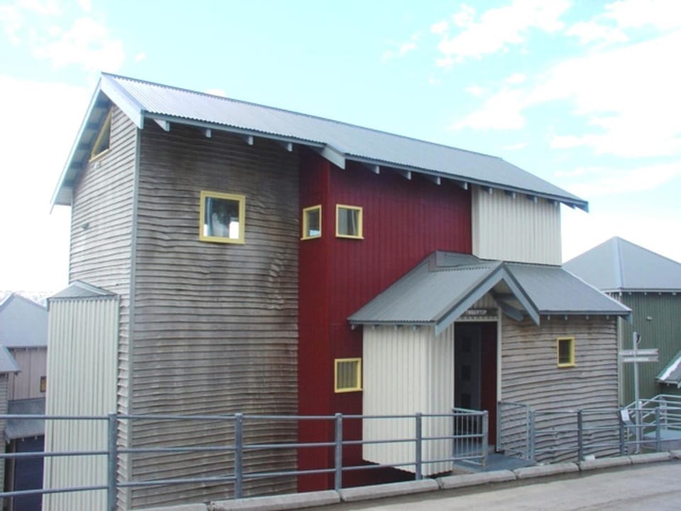 Facade/entrance