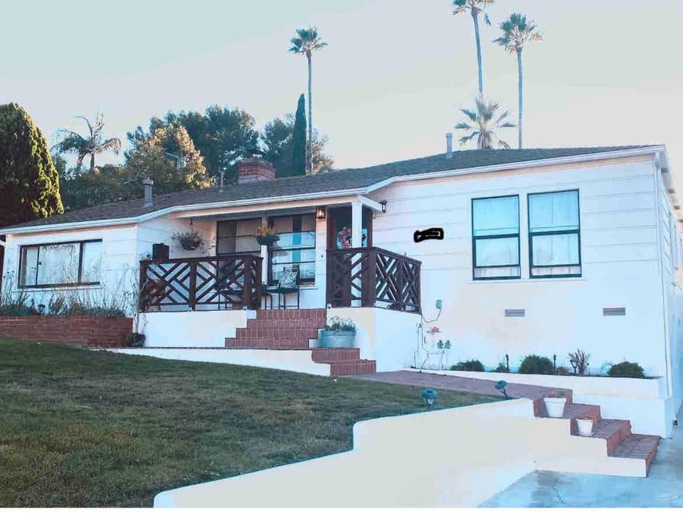 LA Beach City Studio Apartment in Harbor City