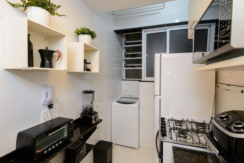 2BDR, 5min from Copacabana Beach | SF 184/103 Apartment in Rio de Janeiro