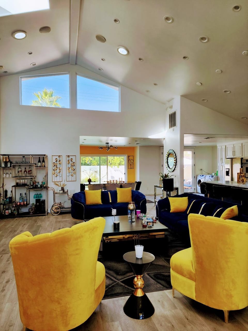 Living room, Seating area