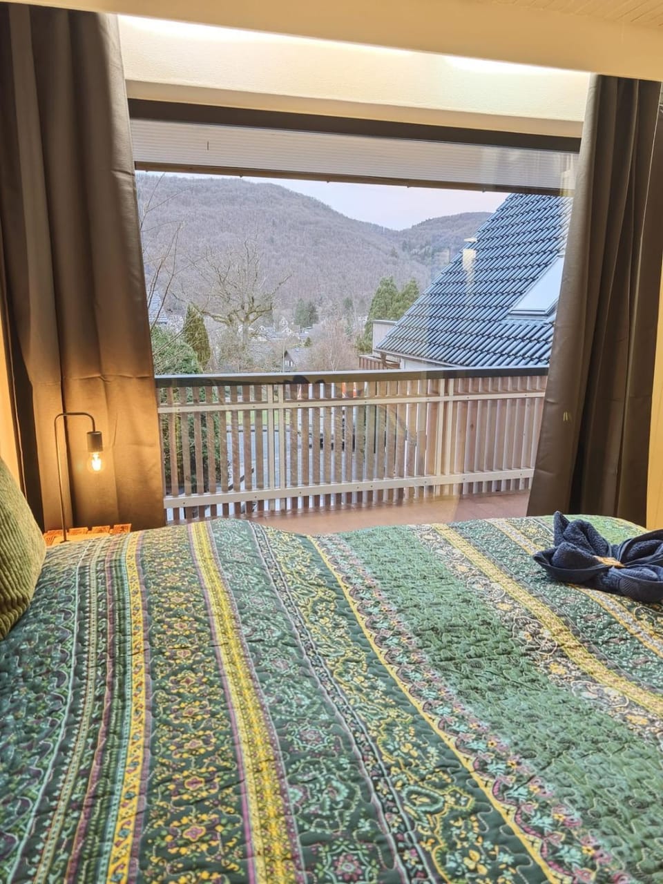 Bed, View (from property/room), Balcony/Terrace, Photo of the whole room, Bedroom, Mountain view