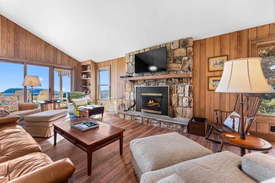 Tiger Ridge House in Tennessee