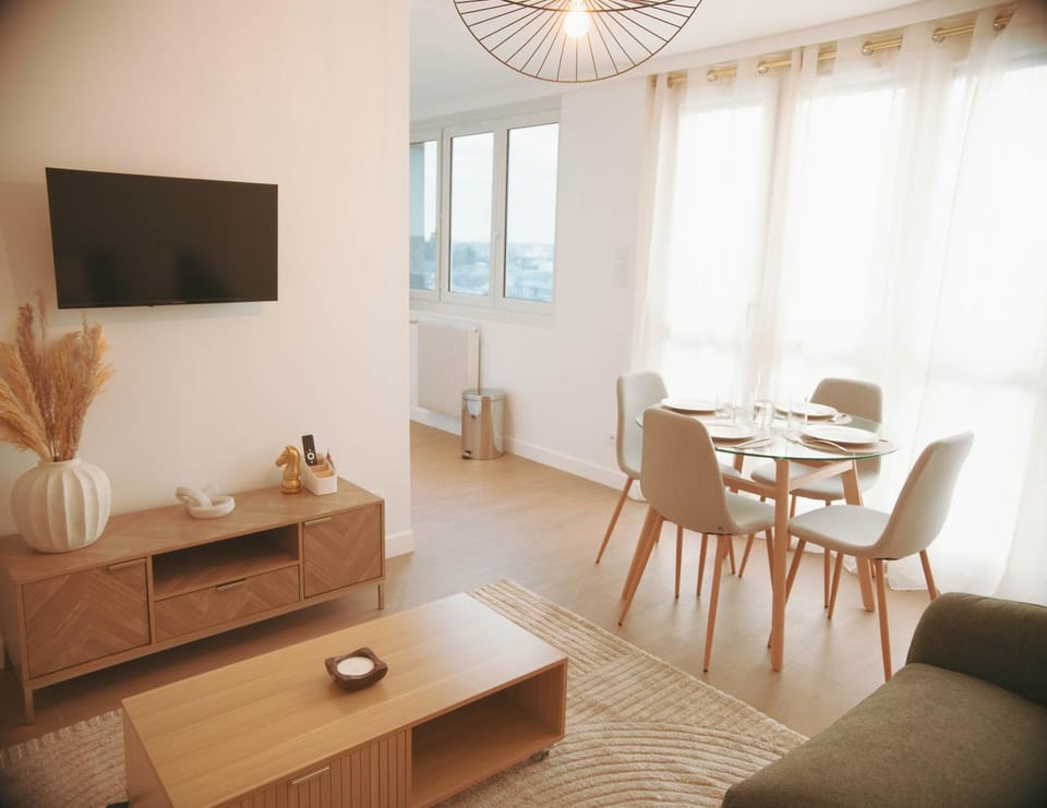 TV and multimedia, Living room, Dining area