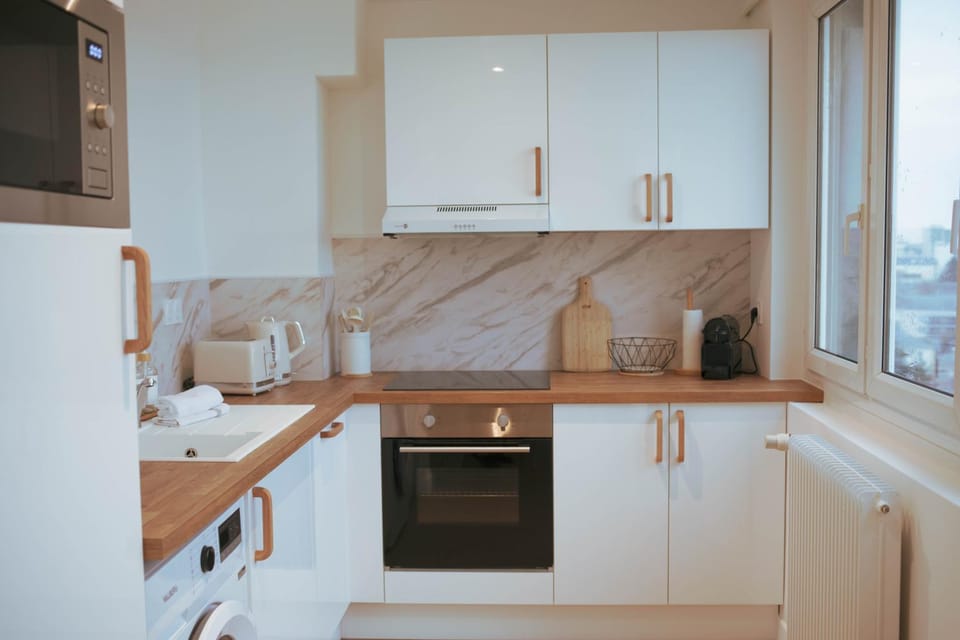 Coffee/tea facilities, dishwasher, stove, toaster