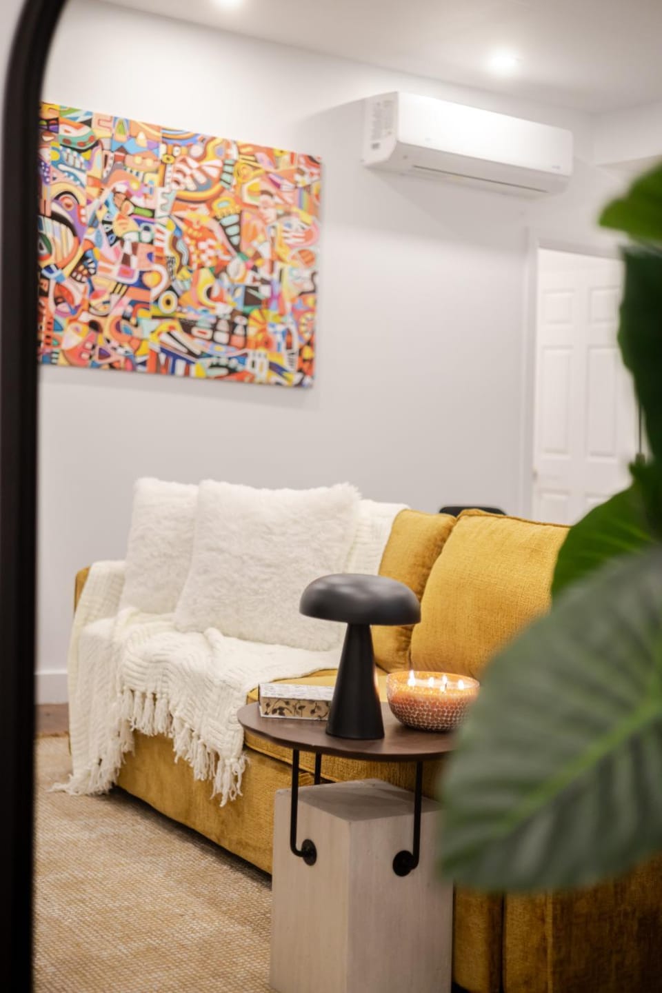 Living room, Photo of the whole room, Seating area, Bedroom