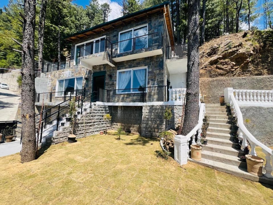 Property building, Garden view