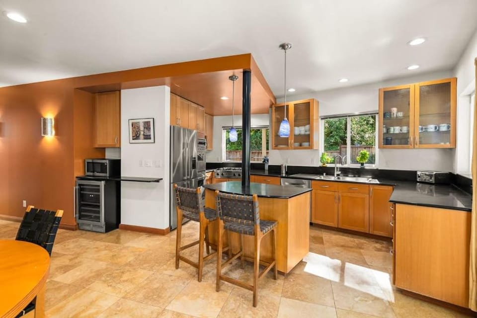 Dash Point Modern House in Federal Way