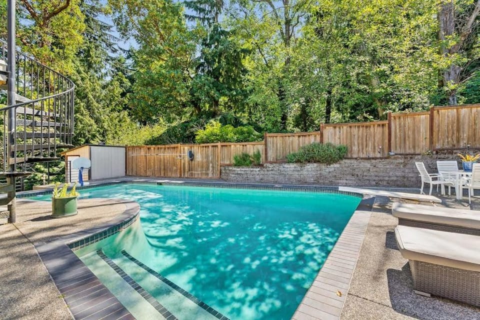 Dash Point Modern House in Federal Way