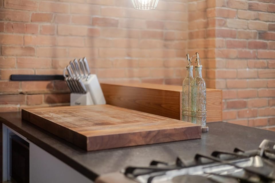 Kitchen or kitchenette, microwave, oven, stove