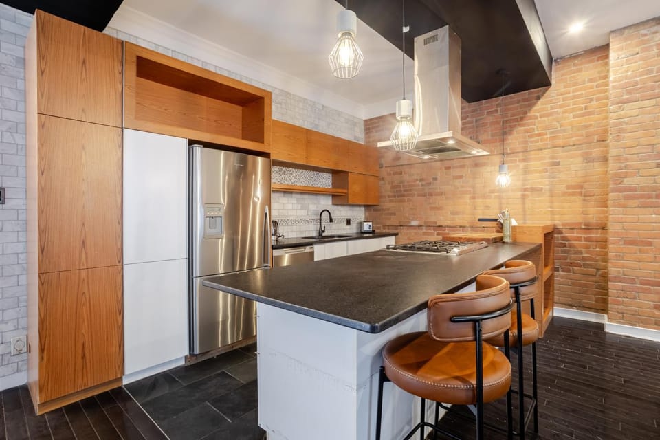 Kitchen or kitchenette, Dining area, oven, stove