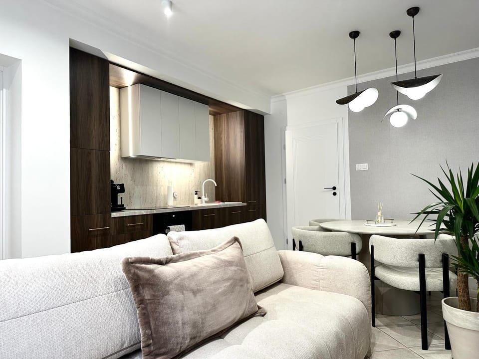 Więzienna 21C - Parking & Lift - 200m Main Square Apartment in Wroclaw