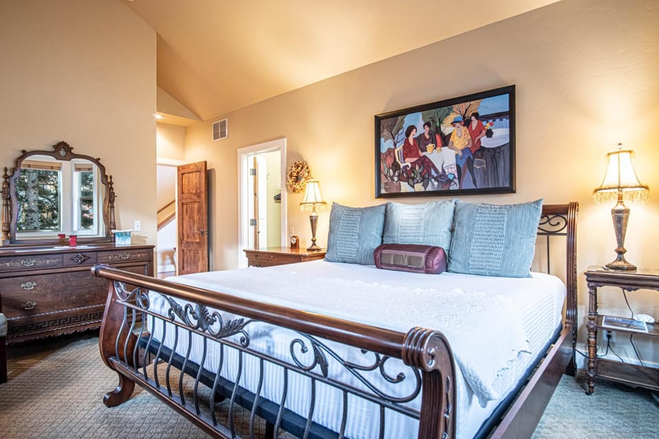 Bed, Bedroom