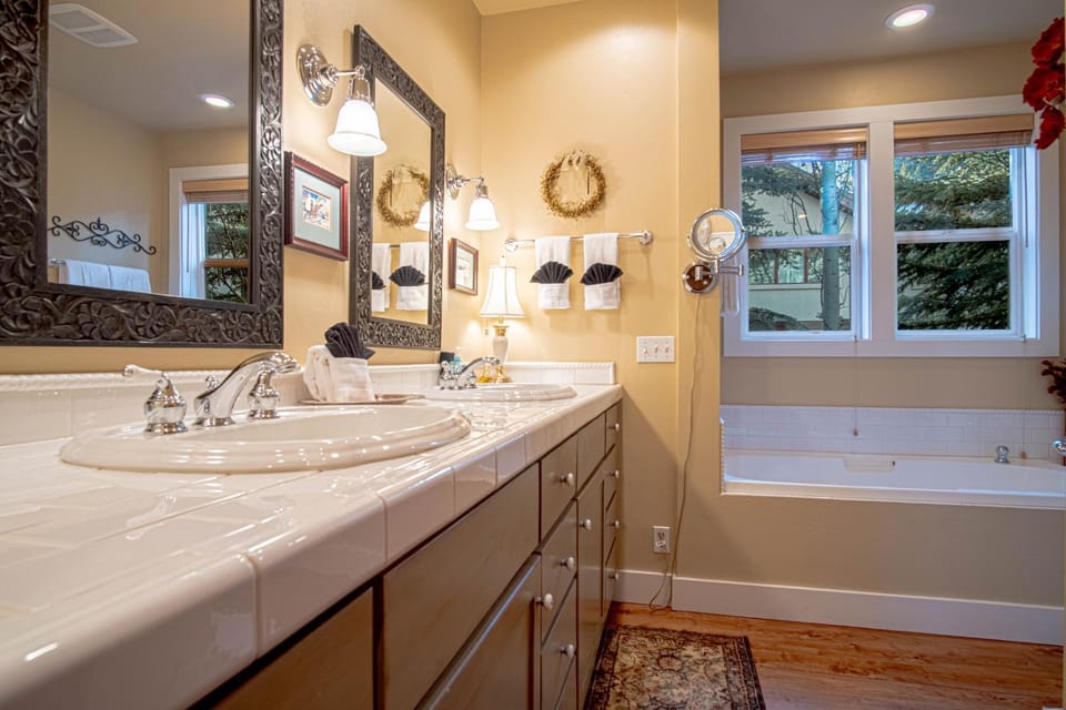 Bathroom, Bath