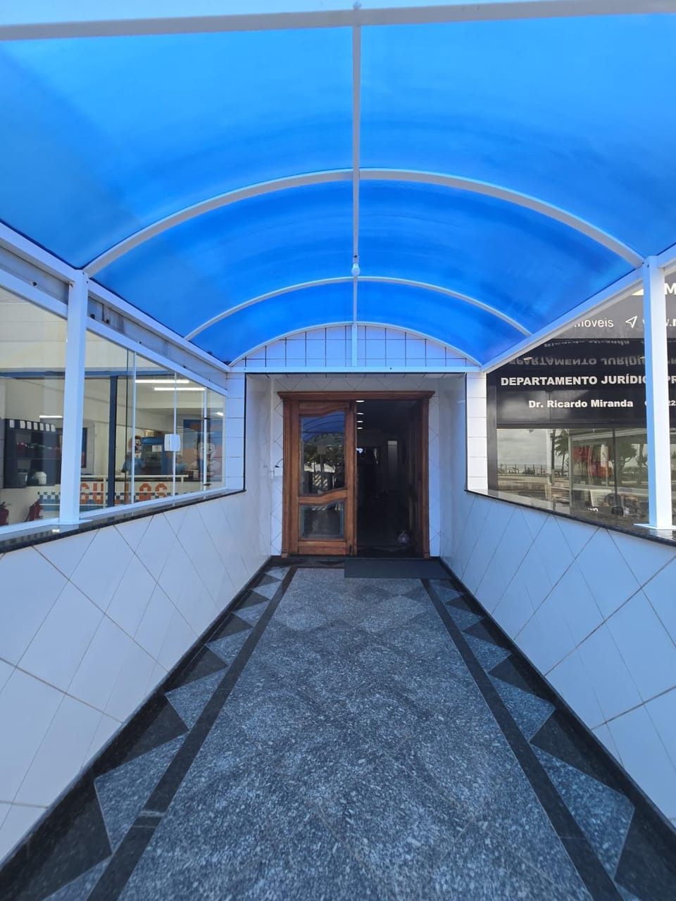 Facade/entrance