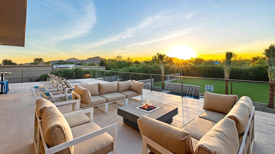 Natural landscape, View (from property/room), Balcony/Terrace, Balcony/Terrace, Seating area, Sunrise, Sunset